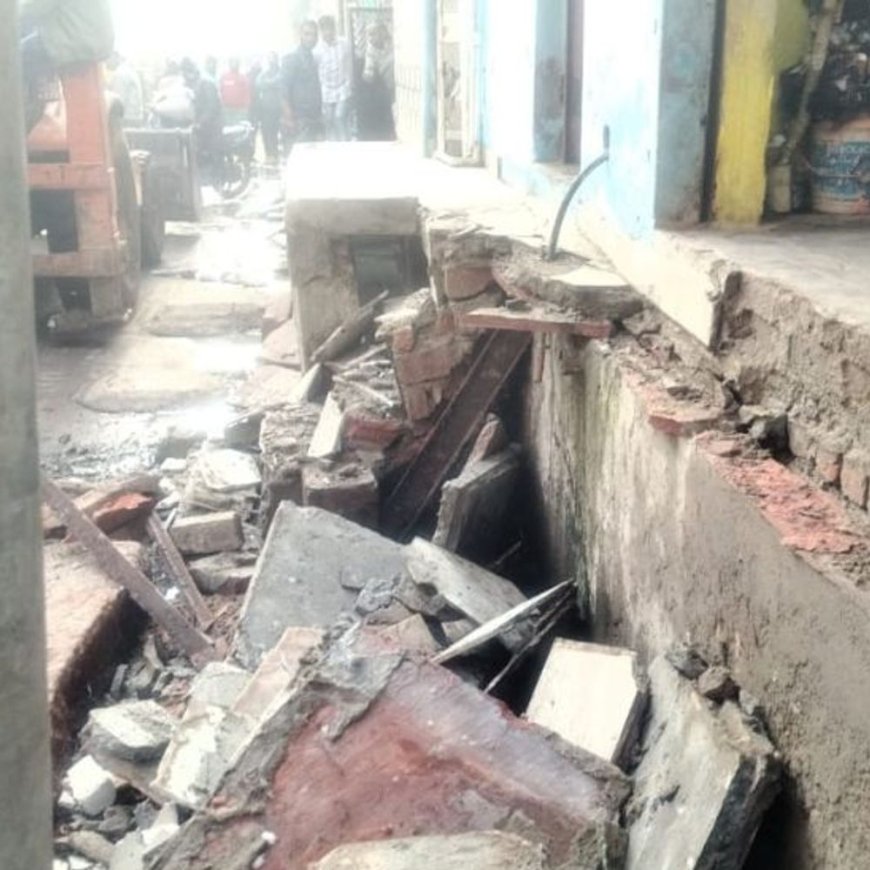 अल्टीमेटम को किया नजरअंदाज, ख्वासपुरा में चला बुल्डोजर:नगर निगम की टीम ने 7 दिन का दिया था अल्टीमेटम लेकिन लोगों ने नहीं हटाए थे पक्के रैंप