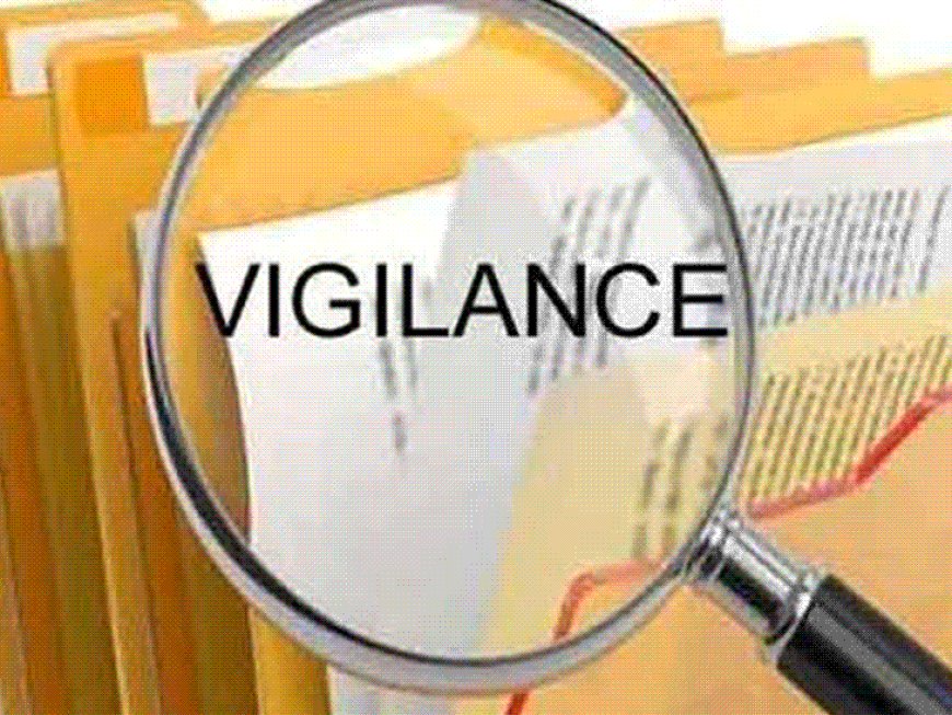 हिमाचल में पेयजल घोटाले में 8 सस्पेंड अफसरों से पूछताछ:कब्जे में लिया रिकॉर्ड,1 ठेकेदार भी जांच में शामिल, 3 कॉन्ट्रैक्टर नहीं पहुंचे