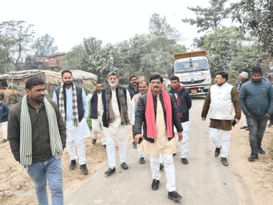 अमटौरा गोलीकांड...सपा ने परिजनों को दी ₹1 लाख की मदद:अखिलेश यादव ने जताई संवेदना, शिवधनी निषाद की हत्या कर घर में आग लगा दिए थे हमलावर