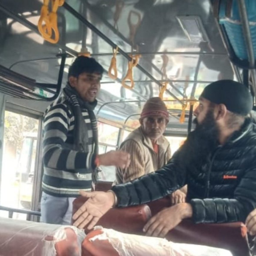 लखनऊ में रास्ते से यात्री ने लौटाई बस:यात्रियों ने किया हंगामा, अंतिम संस्कार में नहीं शामिल हो सके यात्री