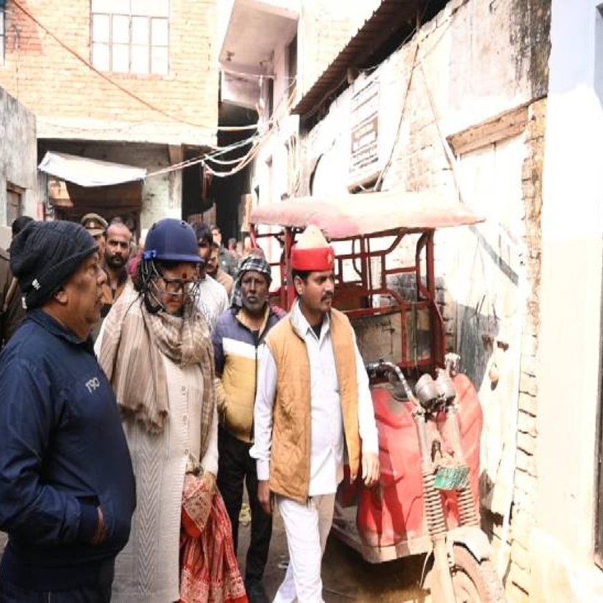 मंदिर के ऊपर बना मकान मिला:मेयर ने भारी पुलिस फोर्स के साथ निरीक्षण कर पकड़ा; चारों तरफ पक्के मकान बने मिले