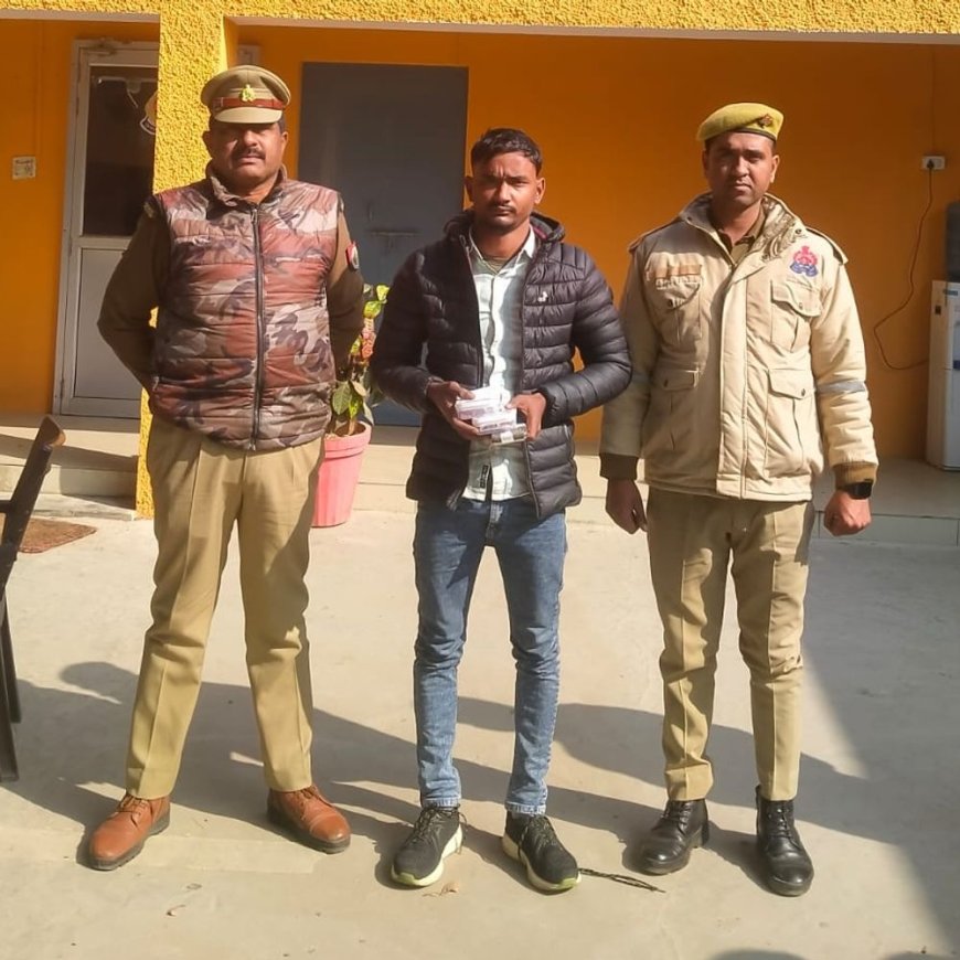 लखनऊ में दो नशा तस्कर गिरफ्तार:एक के पास 1.1 किलो गांजा, दूसरे से 100 पुड़िया स्मैक बरामद; बाइक से करते थे सप्लाई