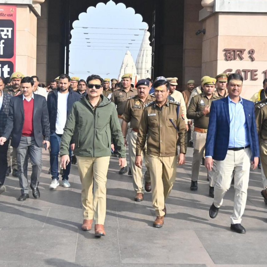 पुलिस कमिश्नर-मंडलायुक्त ने परखी महाकुंभ की तैयारी, काशीविश्वनाथ पहुंचे अफसर:बस और रेलवे स्टेशन पर तय की सुरक्षा, 10 करोड़ श्रद्धालुओं के स्वागत को तैयार काशी