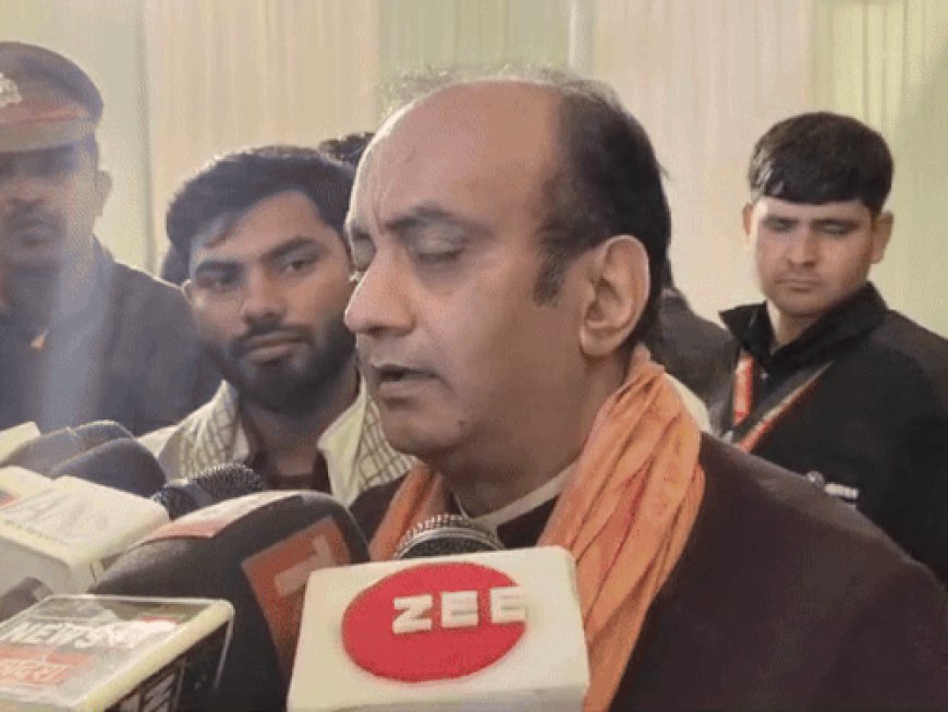 BJP प्रवक्ता सुधांशु त्रिवेदी पहुंचे अयोध्या, रामलला का किया दर्शन:बोले- कांग्रेसी नेता ममंदिर में नहीं आए लेकिन बाबर की मजार पर जाकर उनकी तीन पीढियों ने सजदा किया