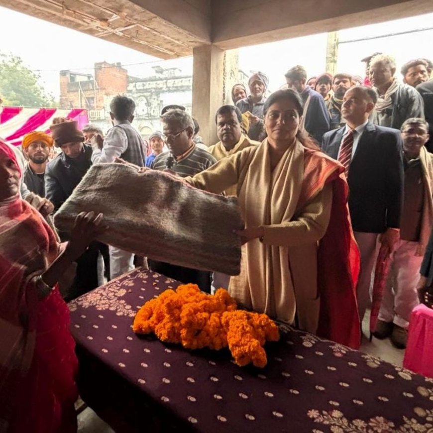केंद्रीय मंत्री अनुप्रिया ने वृद्धाश्रम में बांटे कंबल:लगातार अलाव जलाए रखने के निर्देश, कहा- हर जरूरतमंद तक पहुंचे राहत