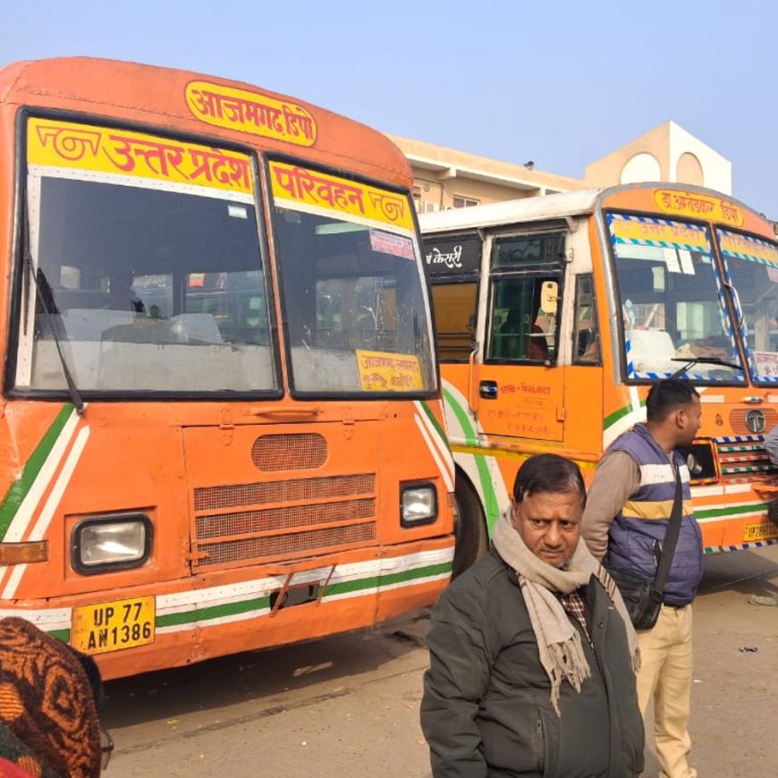 आजमगढ़ से बड़ी संख्या में दर्शनार्थी प्रयागराज रवाना:यात्रियों की सुविधा के लिए तहसीलों में भी लगाई गई थी परिवहन निगम की बसें