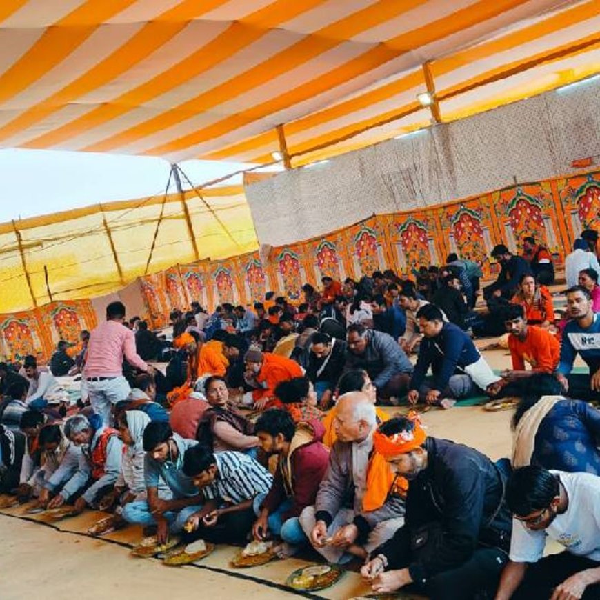 अडाणी और इस्कान समूह ने शुरू किया महाप्रसाद वितरण:पहले दिन एक लाख भक्तों ने ग्रहण किया प्रसाद, महाकुंभ के आखिरी तक मिलता रहेगा भोजन