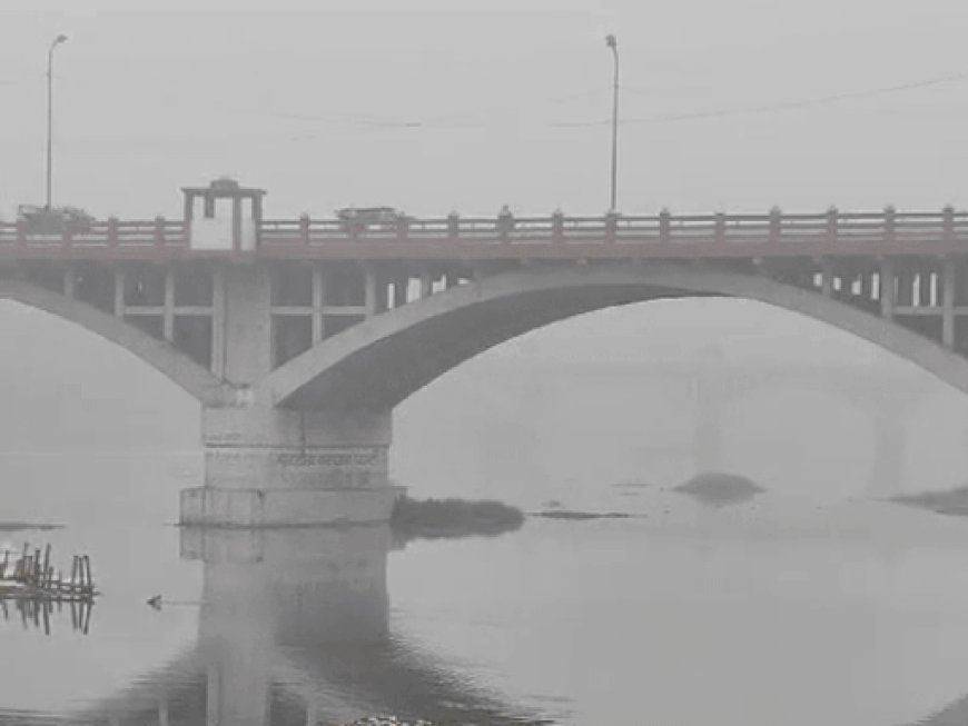 लखनऊ में कड़ाके की ठंड:तेज हवाओं से बढ़ी ठिठुरन; तापमान 9 डिग्री सेल्सियस पहुंचा, फाग छाया
