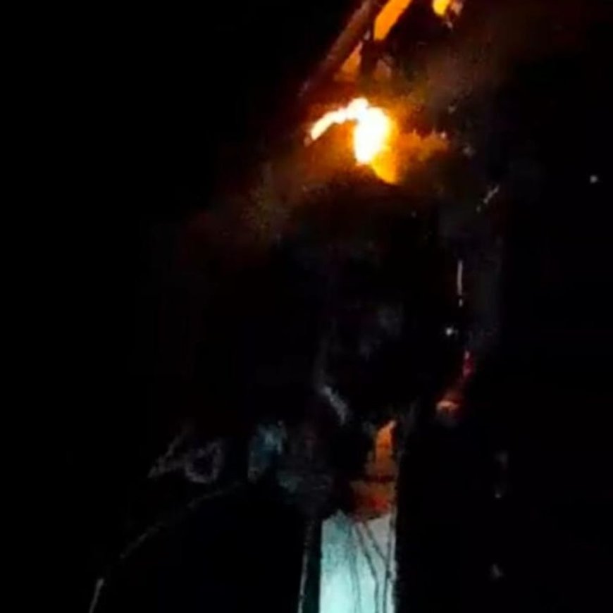 बिजली विभाग की लापरवाही से लाइनमैन को लगा करंट:पोल पर काम करते समय झुलसा, अस्पताल में भर्ती