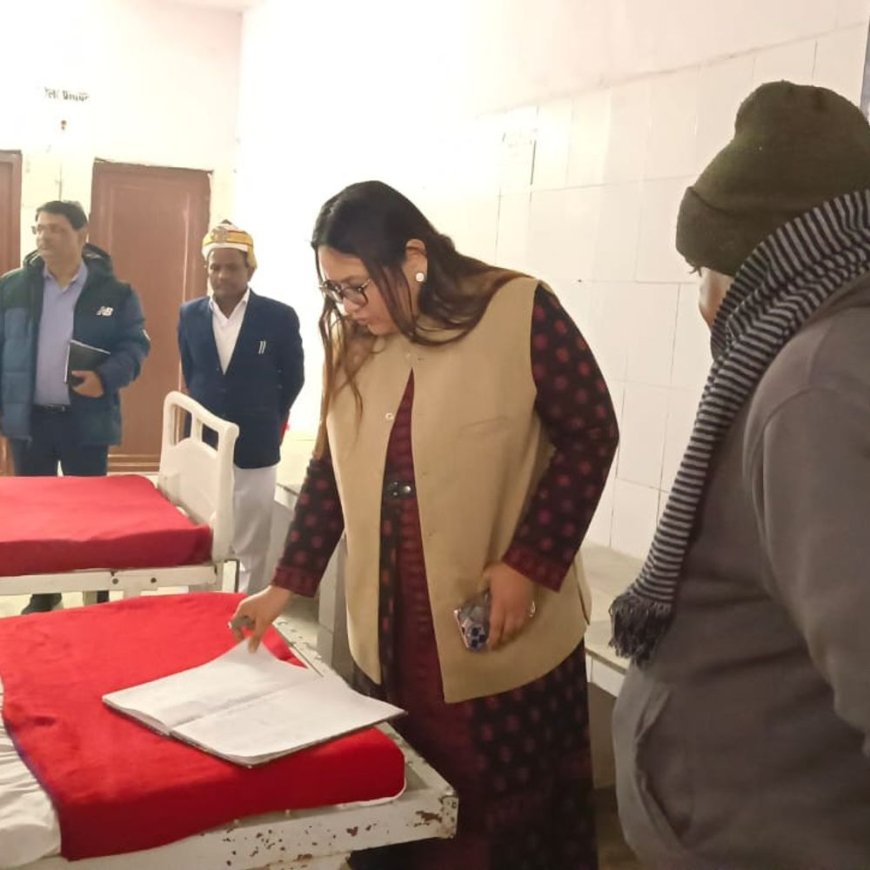 करनैलगंज में रात 11 बजे बंद मिला रैन बसेरा:अलाव की व्यवस्था भी नदारद, डीएम ने अफसरों को दी कार्रवाई की चेतावनी