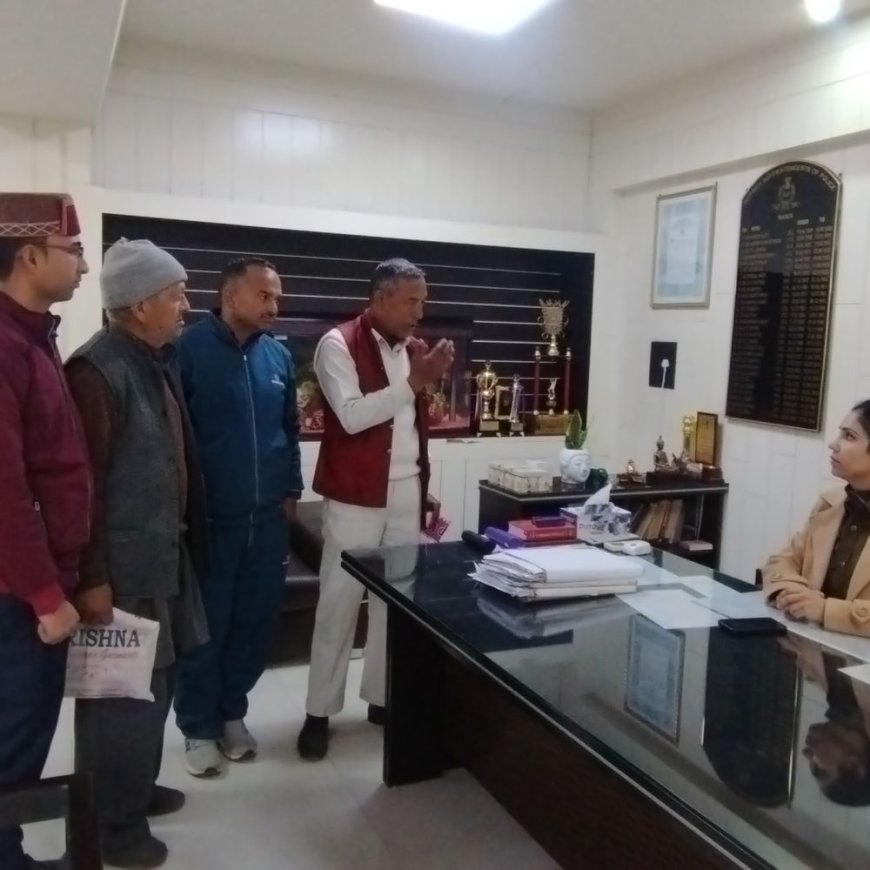 मंडी में माता का गुरु बनकर लाखों की ठगी:SP के पास शिकायत लेकर पहुंचे पीड़ित; कई लोगों से पूजा-पाठ के नाम पर की