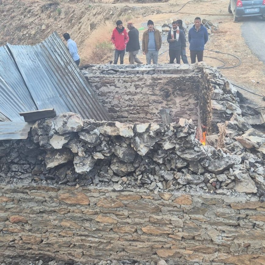 शिमला में चार पशु जिंदा जले:गौशाला में अचानक लगी आग, डेढ़ लाख रुपए का नुकसान