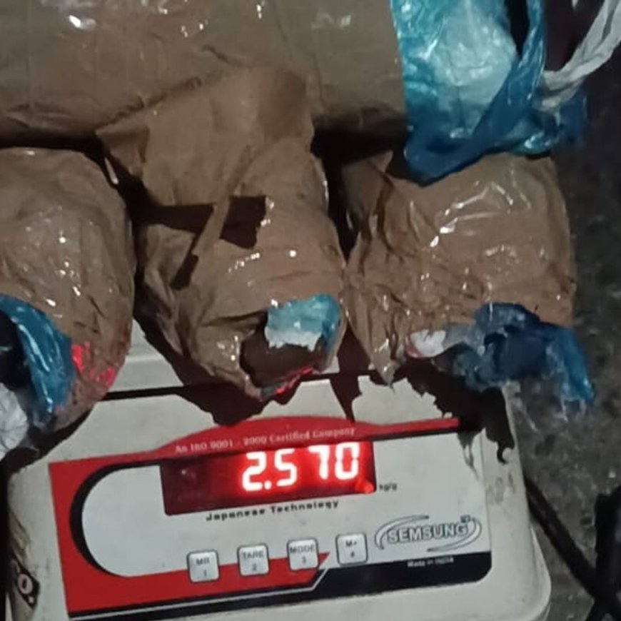 डलहौजी में ढाई किलो चरस बरामद:गणतंत्र दिवस पर पुलिस कर रही थी चेकिंग, कार छोड़कर जंगल में भागा नशा तस्कर
