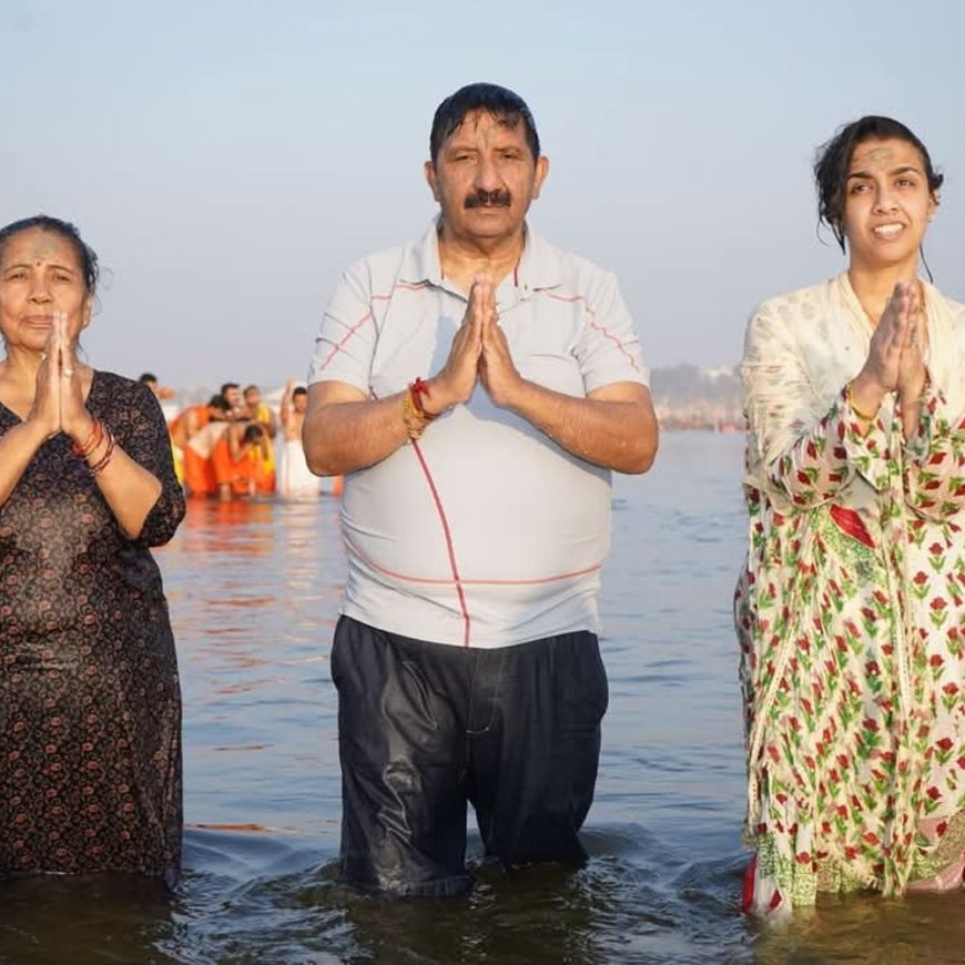 हिमाचल के डिप्टी CM मुकेश अग्निहोत्री का महाकुंभ में स्नान:बेटी संग त्रिवेणी संगम में डुबकी लगाई, अक्षयवट और हनुमान मंदिर के दर्शन किए