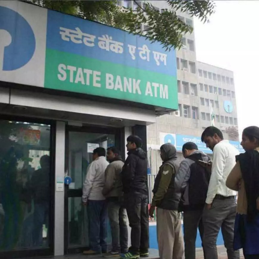 1 मई से ATM से पैसा निकालना महंगा होगा:RBI ने फीस ₹2 बढ़ाई, फ्री लिमिट के बाद कैश निकालने पर अब ₹19 चार्ज देना होगा