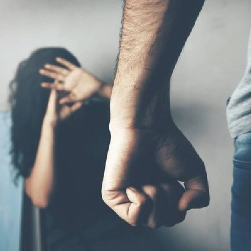पति ने प्रेमिका के लिए पत्नी को किया प्रताड़ित:पति ने पत्नी के अंगों को सिगरेट से गोदा, घर से मारपीट कर निकाला