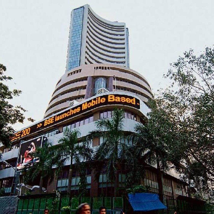 शेयर बाजार में आज फ्लैट कारोबार:सेंसेक्स 30 अंक गिरकर 80,700 पर कारोबार कर रहा, निफ्टी भी लुढ़का
