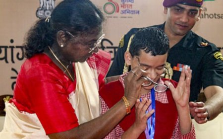 राष्ट्रपति मुर्मू का ऐतिहासिक देहरादून दौरा: राष्ट्रपति निकेतन का उद्घाटन और दृष्टिबाधित बच्चों के साथ जन्मदिन समारोह