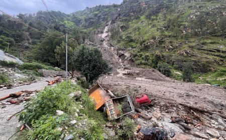 यमुनोत्री हाईवे पर भूस्खलन: दो श्रमिकों के शव मिले, सात अब भी लापता