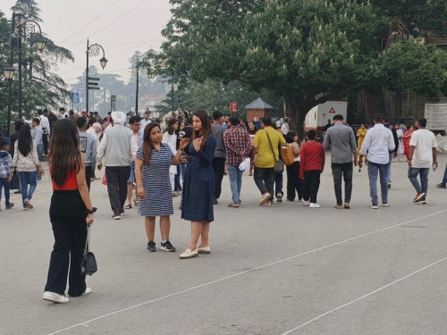 हिमाचल के 6 जिलों में बारिश-तूफान का ऑरेंज-अलर्ट:शिमला में रात को भारी बारिश, गर्म कपड़े लेकर पहाड़ों की सैर पर निकले टूरिस्ट