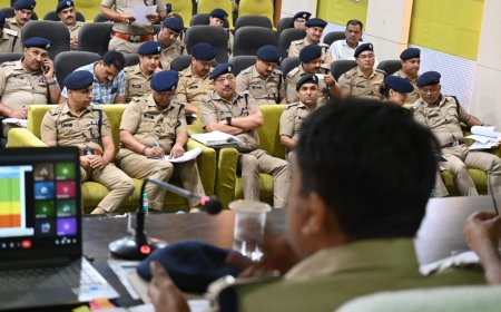 देहरादून: कांवड़ मेला एवं पंचायत चुनाव के सुरक्षा उपायों पर एसएसपी की विशेष बैठक