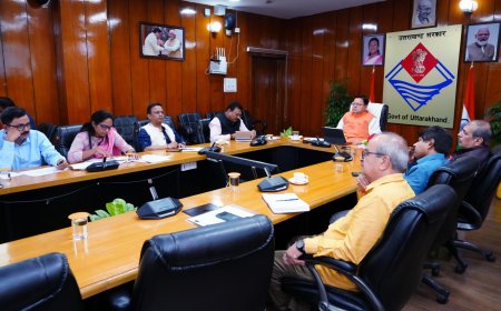 सीएम धामी ने ई-बस सेवा की जल्द शुरुआत और ग्रीन सेस की कार्यवाही तेज़ करने का किया भरोसा