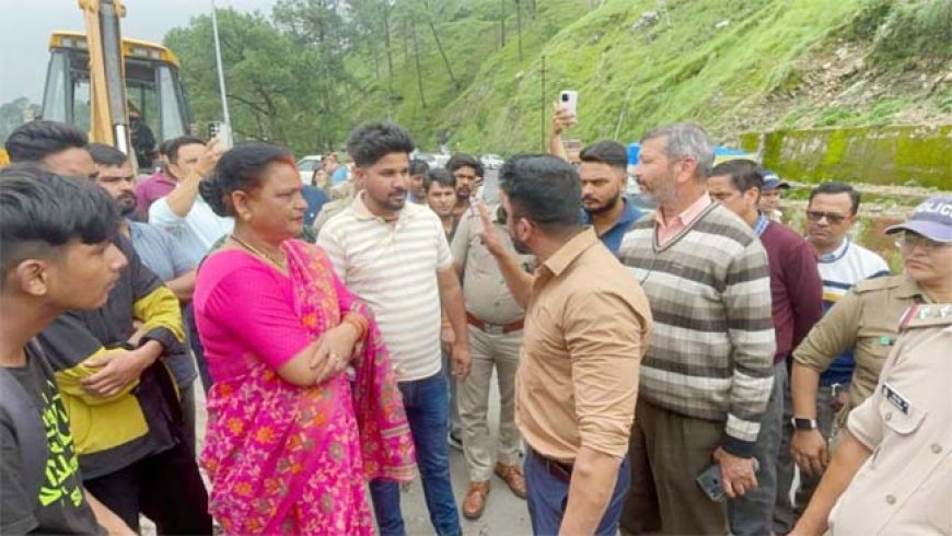 अतिक्रमण पर प्रशासन का एक्शन मोड, 24 अवैध ढांचे हटाए