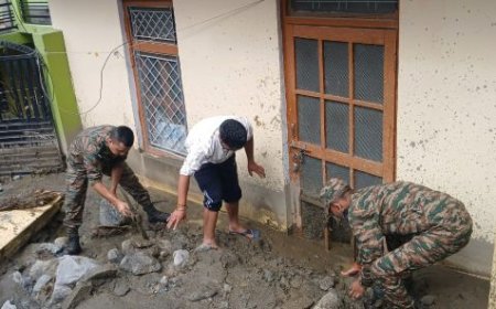 थराली आपदा: सीएम धामी ने लोगों के साथ साझा किया दुःख