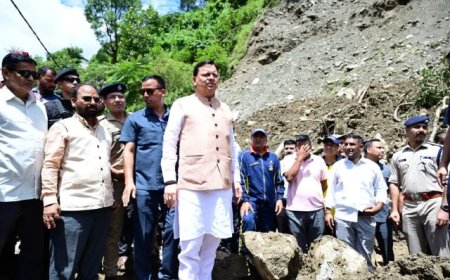 मुख्यमंत्री ने थराली में आपदा प्रभावित क्षेत्रों का दौरा, राहत कार्यों की समीक्षा