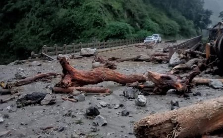 उत्तरकाशी में आपदा का संकट, गंगोत्री हाईवे कई स्थानों पर बंद