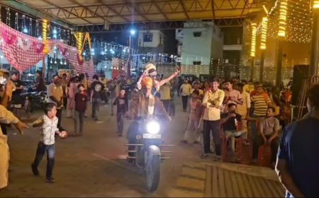 भवानीगंज में अद्भुत रामलीला की शुरुआत, सुपर्णखा की बुलेट एंट्री ने बढ़ाया उत्साह