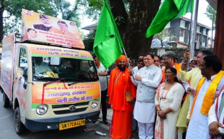 मुख्यमंत्री पुष्कर सिंह धामी ने बहुउद्देशीय शिविर रथ को हरी झंडी दिखाकर किया रवाना