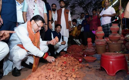 सीएम धामी ने स्थानीय दुकानों से की दीपावली की खरीदारी, स्वदेशी उत्पादों को बढ़ावा देने का दिया संदेश