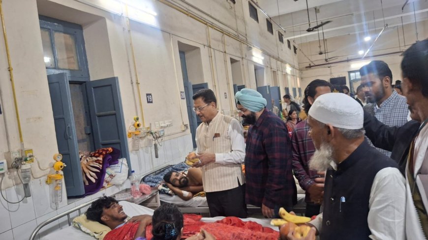 कांग्रेस का रजत जयंती समारोह, अस्पतालों में मरीजों को वितरित किए फल