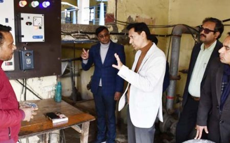 दूषित पानी पर सख्त प्रशासन: कुमाऊं आयुक्त ने संभाली कमान, अफसरों को फटकार