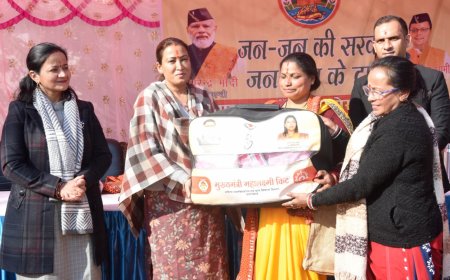 पिथौरागढ़ में “जन-जन की सरकार जन-जन के द्वार” कार्यक्रम में शामिल हुई कैबिनेट मंत्री