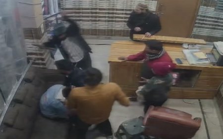 युवक का अपहरण कर दंबंगों ने की जमकर की मारपीट, घटना सीसीटीवी कैमरे में हुई कैद