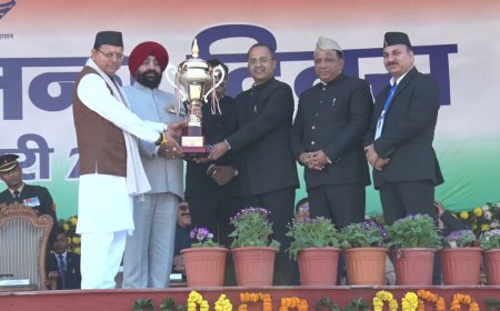 गणतंत्र दिवस पर देहरादून परेड ग्राउंड में राज्य स्तरीय समारोह, सूचना विभाग की झांकी को मिला प्रथम स्थान