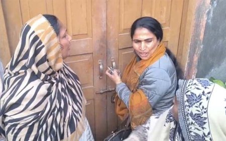 ग्रामीणों का राशन अटका, जांच के दौरान डीलर और निरीक्षक के बीच हाथापाई