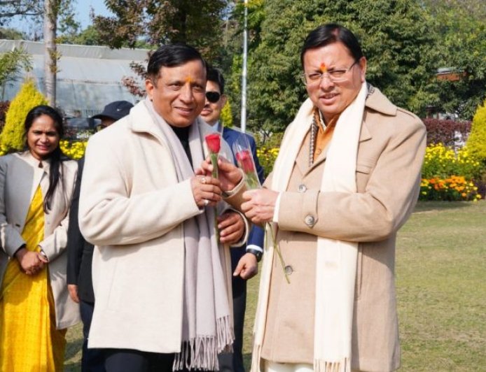 मुख्यमंत्री को विभिन्न क्षेत्रों के लोगों ने दी नववर्ष की शुभकामनाएं