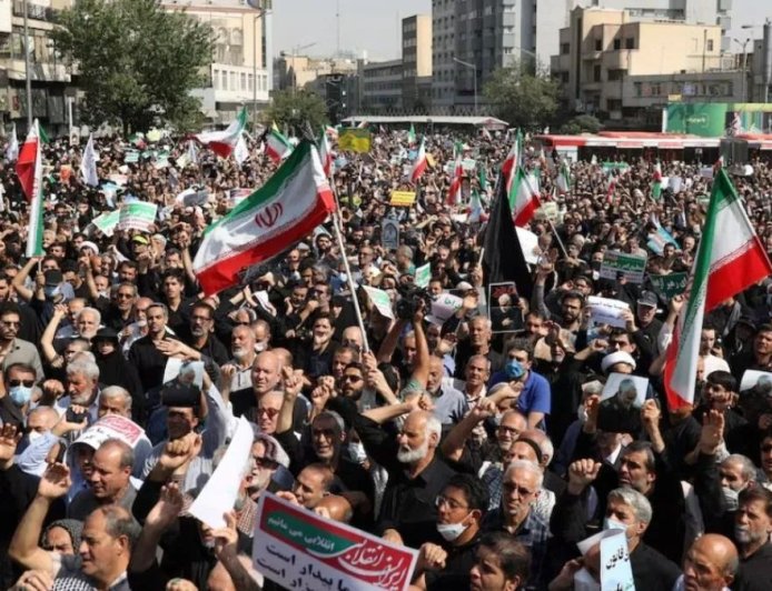 ईरान में सुरक्षा स्थिति बिगड़ी, भारत ने नागरिकों को तत्काल बाहर निकलने की दी सलाह