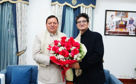 मुख्यमंत्री धामी से  केंद्रीय फिल्म प्रमाणन बोर्ड (सीबीएफसी) के अध्यक्ष प्रसून जोशी ने की शिष्टाचार भेंट,कला, संस्कृति, साहित्य एवं सिनेमा से जुड़े विभिन्न विषयों पर हुई चर्चा