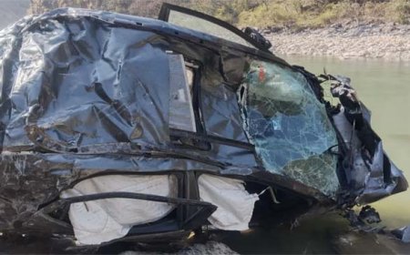 उत्तराखंड में हादसाः यमुनोत्री हाईवे पर कार नदी में गिरी, दो युवकों की मौत