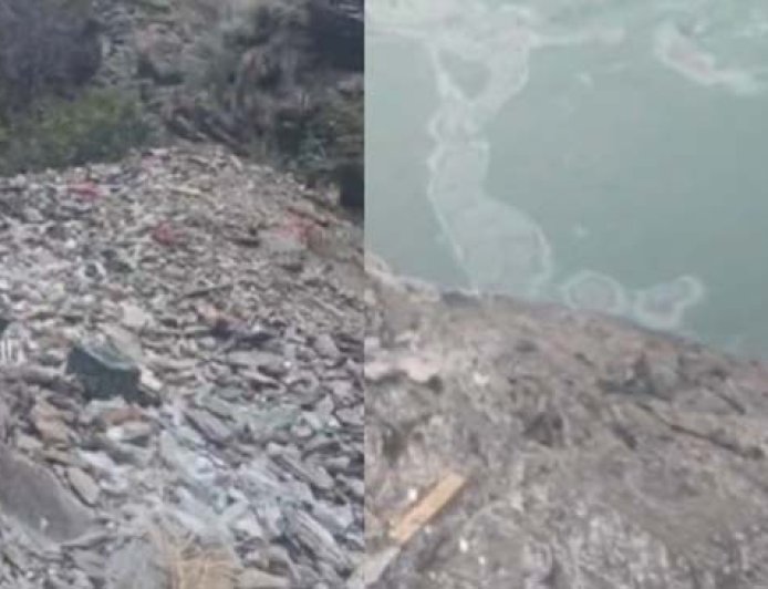 सड़क से उतरकर नदी में गिरा वाहन, दो लोगों की तलाश