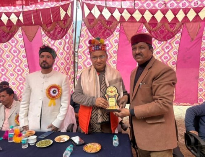 पीएम श्री आदर्श राजकीय इंटर कॉलेज मोरी में धूमधाम से मनाया गया वार्षिक उत्सव और पुरातन छात्र सम्मान समारोह