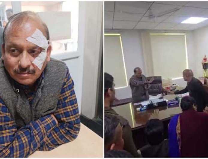 प्रारंभिक शिक्षा निदेशक से मारपीट, विधायक पर लगे आरोप, आक्रोशित हुये शिक्षक