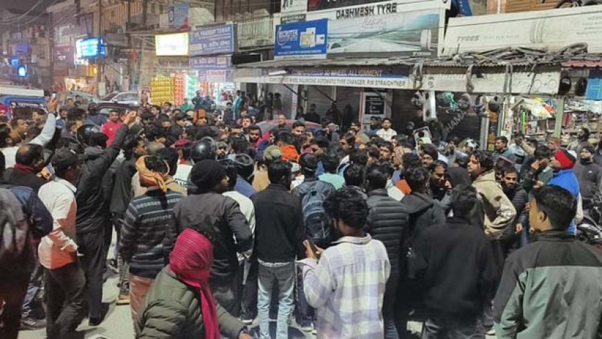 उत्तराखंड: नशे में टल्ली युवकों ने मचाया कहर, पुलिस से भी की हाथापाई