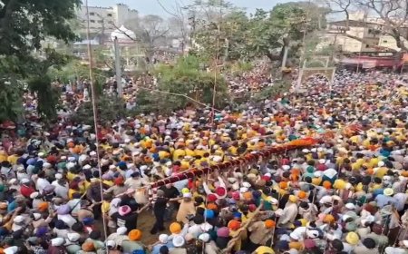 उत्तराखंड : दरबार साहिब में जयकारों के साथ हुआ श्री झंडे जी का आरोहण, इनको मिला दर्शनी गिलाफ चढ़ाने का सौभाग्य