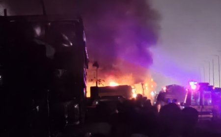 उत्तराखंड में फ्लाईओवर पर टकराई गाड़ियां, दो में लगी आग, महिला की मौत की आशंका