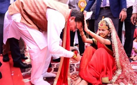 पुष्कर सिंह धामी ने 1100 कन्याओं का पूजन कर दिया नारी सम्मान का संदेश